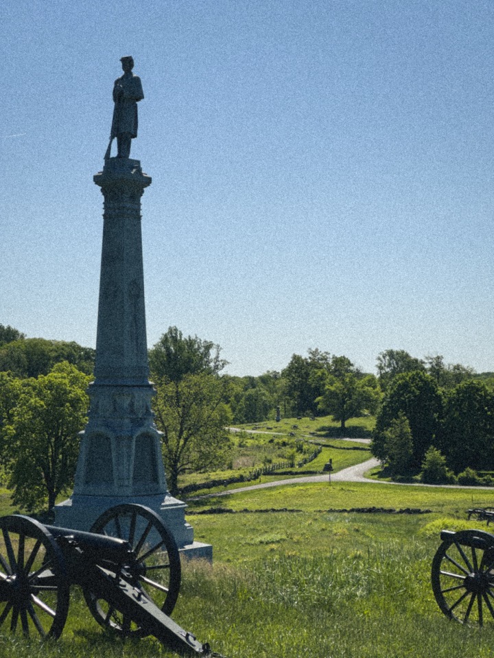 /043 Monument