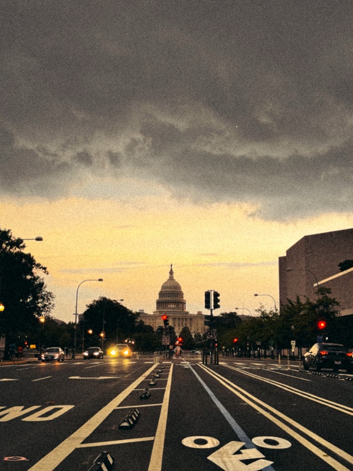 /051 Capitol dusk